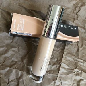 BECCA ultimate coverage 24 hour foundation